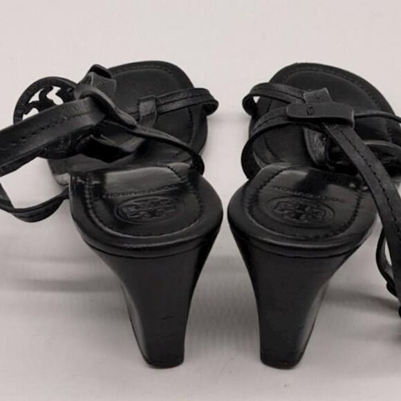 Tory Burch Black Leather T Strap Wedge Sandals Size 8M Logo Medallion - Picture 3 of 6